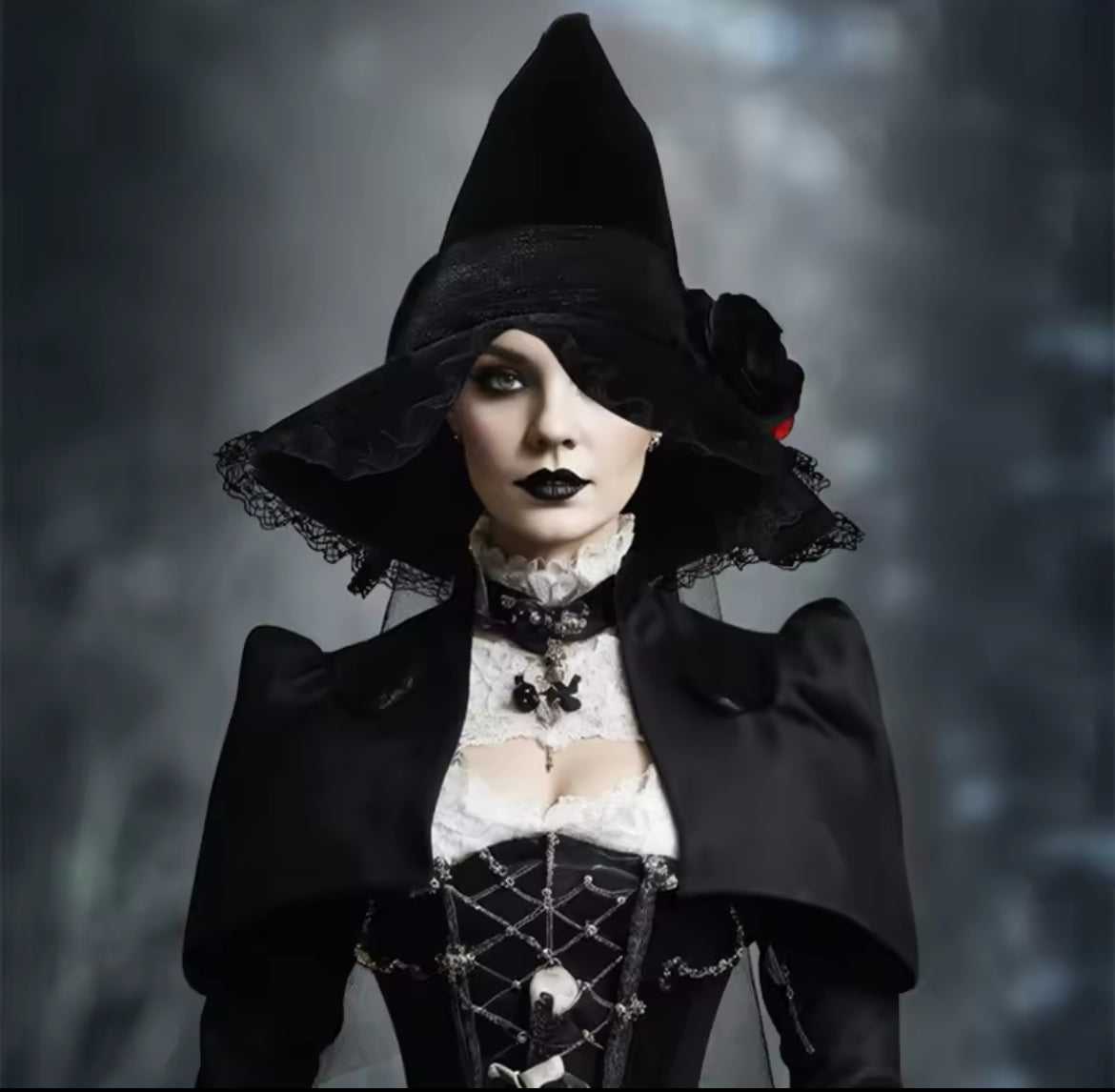 “Baroque Black Lace Witch Hat – Gothic Veil & Rose Accent for Rituals or Costumes”