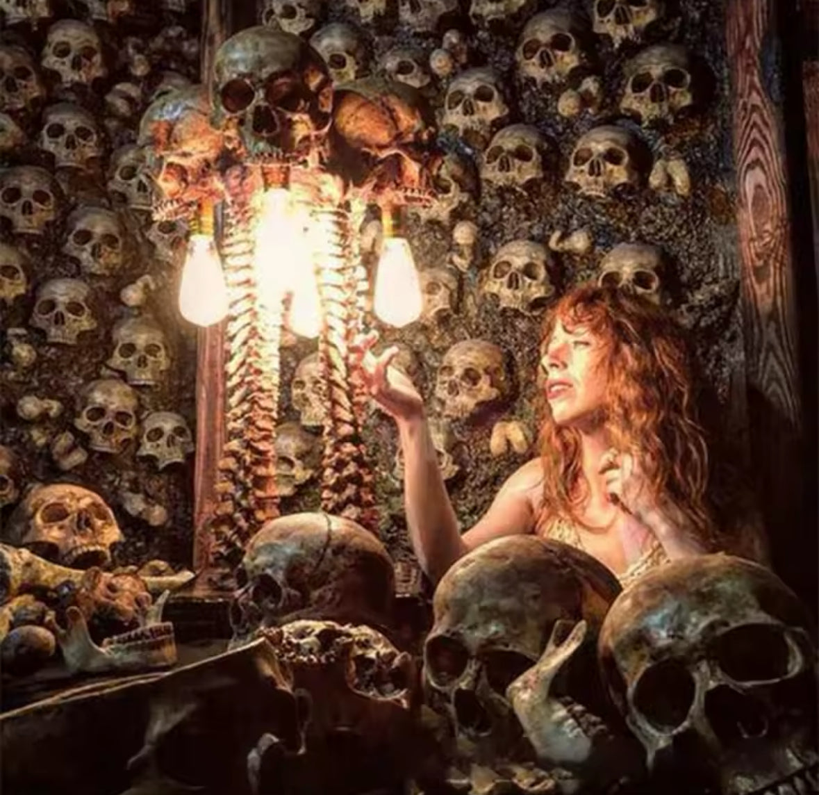 Spine Skull Table Lamp Gothic Horror LED Light for Haunted Home Decor