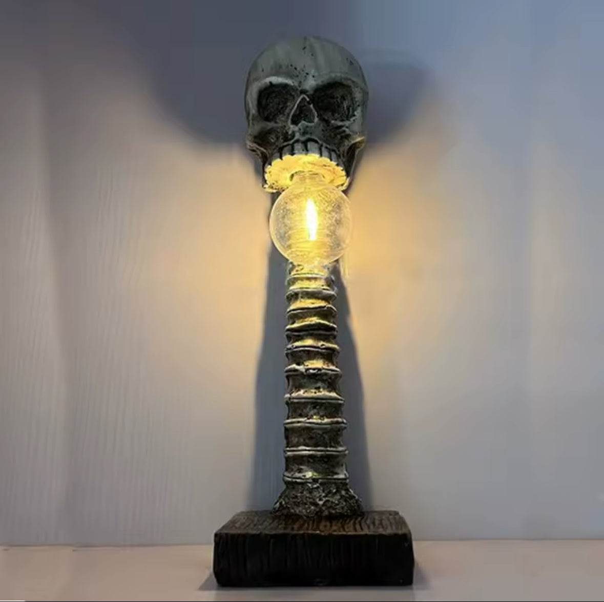 Spine Skull Table Lamp Gothic Horror LED Light for Haunted Home Decor