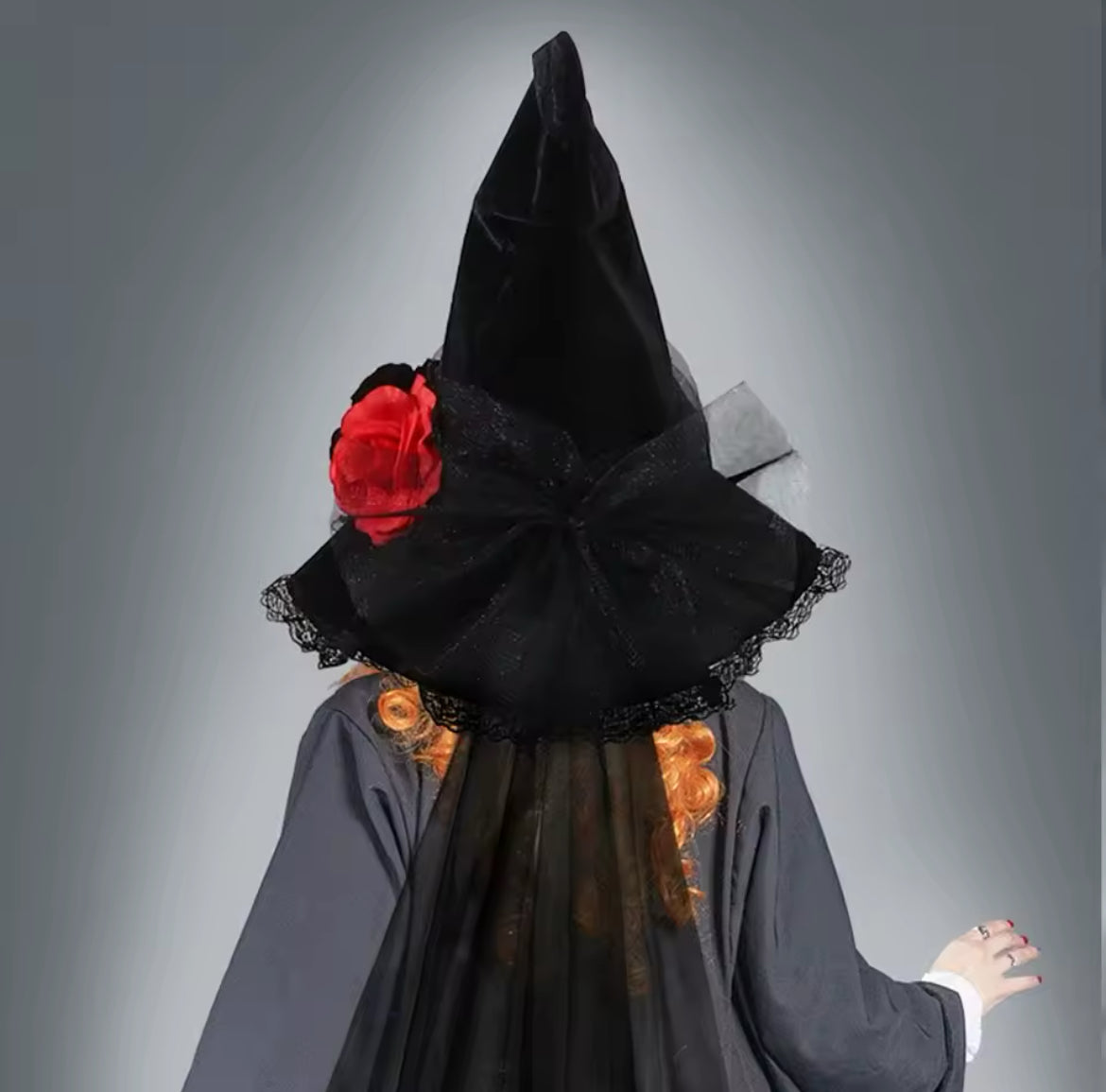 “Baroque Black Lace Witch Hat – Gothic Veil & Rose Accent for Rituals or Costumes”