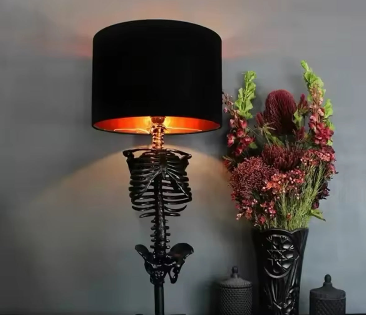 New Gothic Skeleton Table Lamp - Spooky & Stylish Home Decor