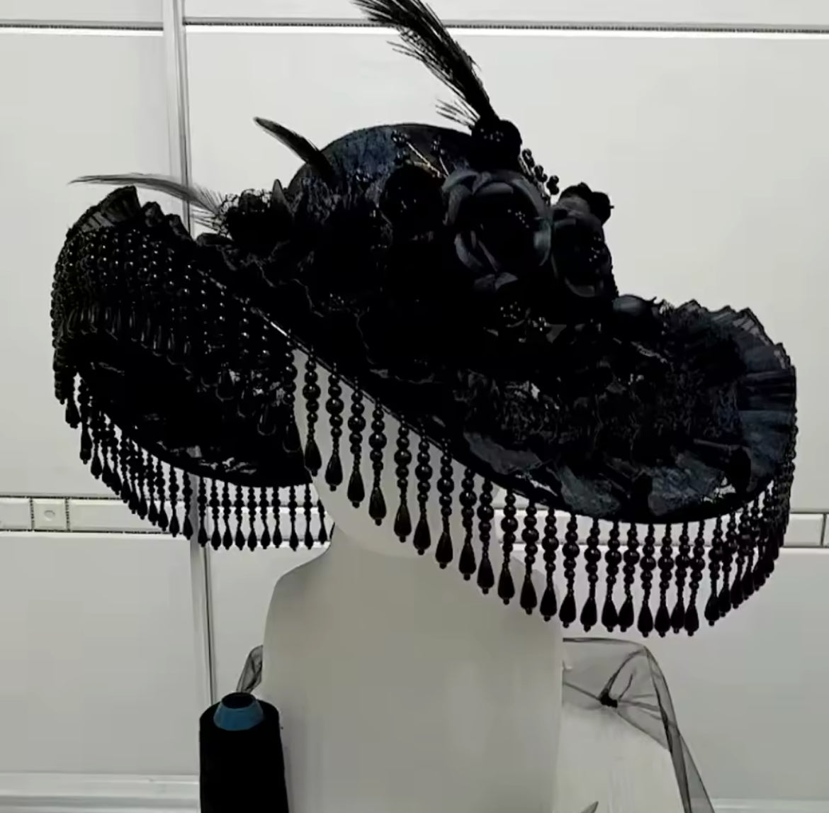 Gothic Mourning -Elegance Victorian Lace Hat with Veil and Roses - Perfect for Witchy Glamour or Cosplay