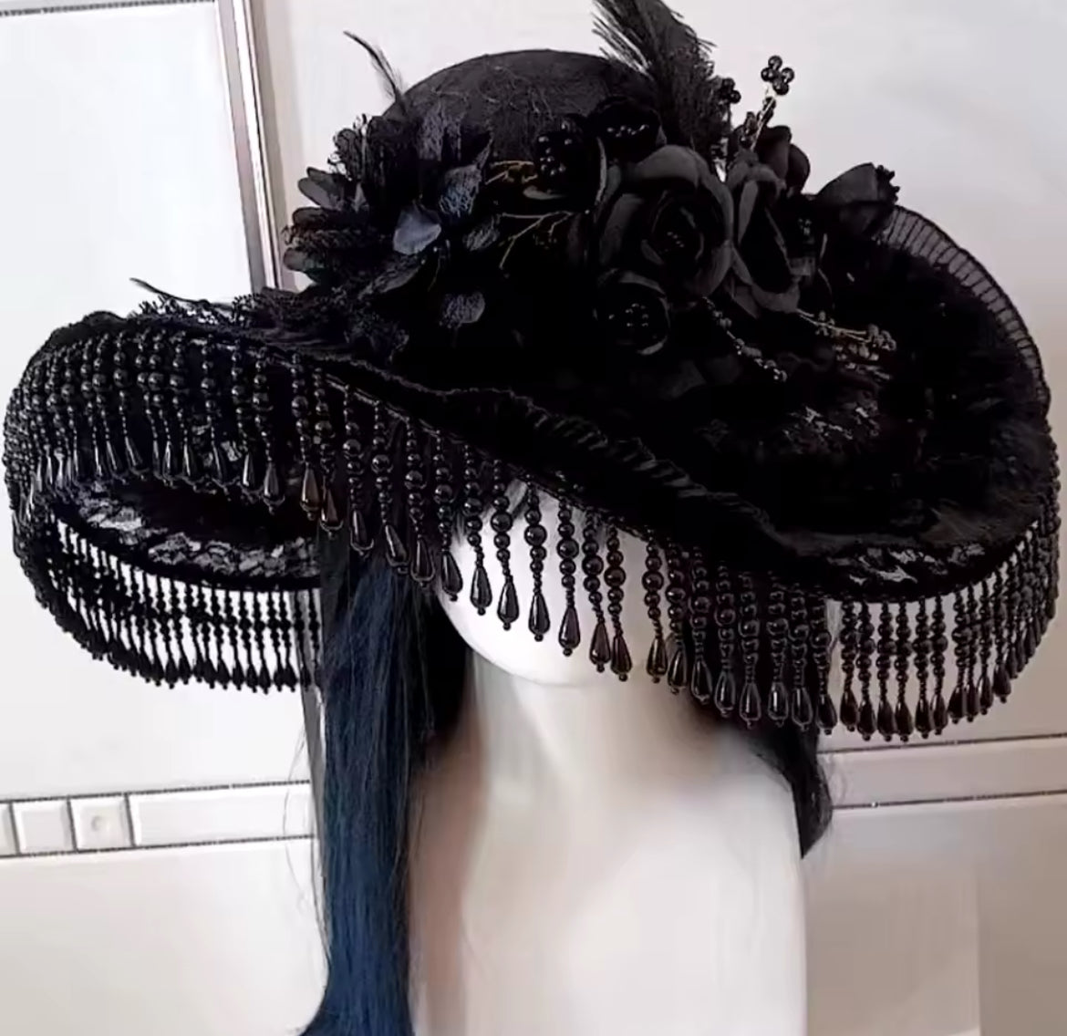 Gothic Mourning -Elegance Victorian Lace Hat with Veil and Roses - Perfect for Witchy Glamour or Cosplay